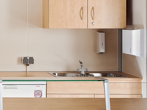 Doppelspülbecken mit Unterschrank incl. Wasserinstallation